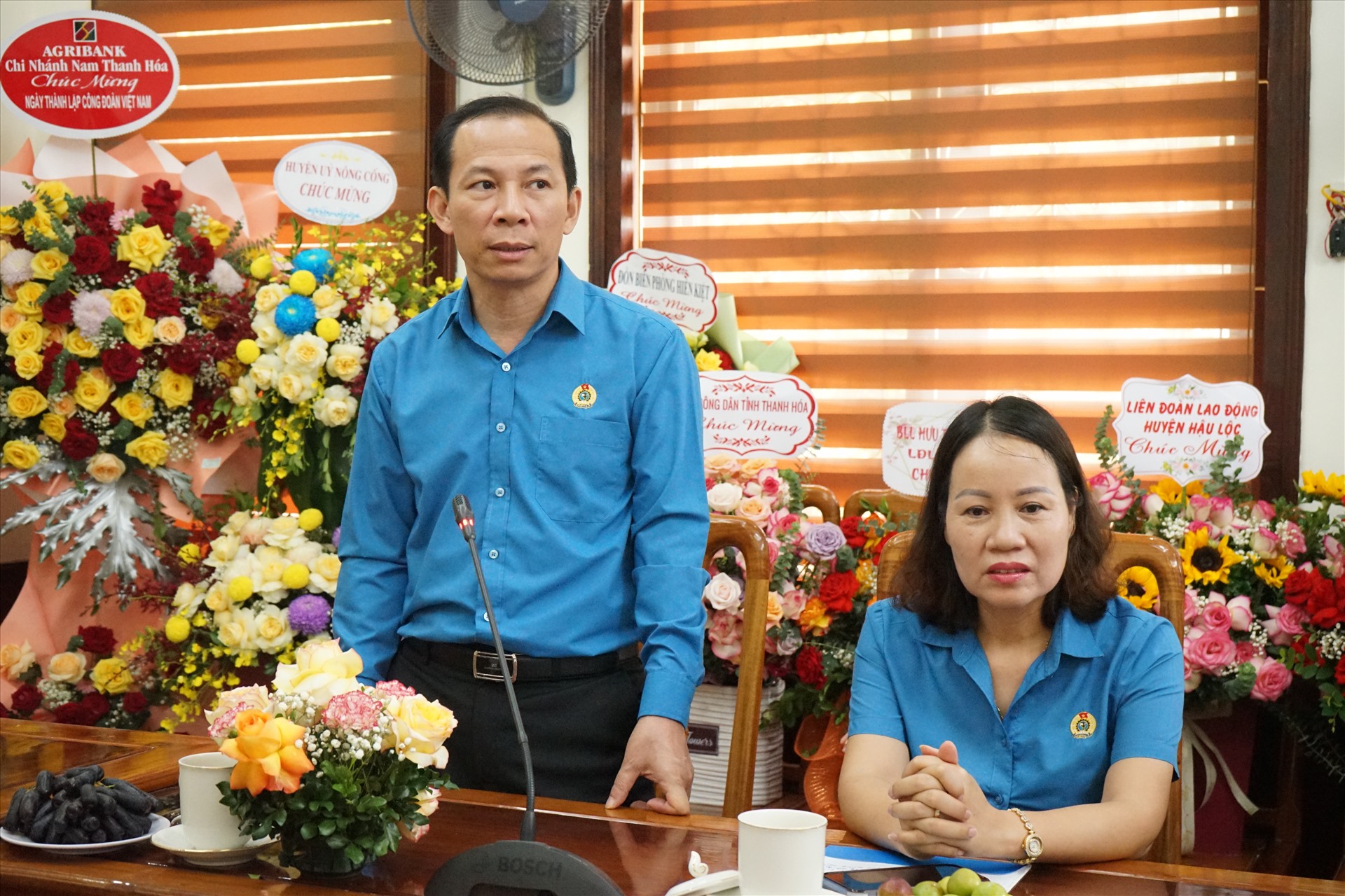 Ông Võ Mạnh Sơn - Chủ tịch LĐLĐ tỉnh Thanh Hóa phát biểu tại buổi gặp mặt. Ảnh: Quách Du