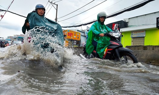Gió mùa Tây Nam hoạt động gây mưa lớn ở Nam Bộ. Ảnh minh hoạ: Minh Quân