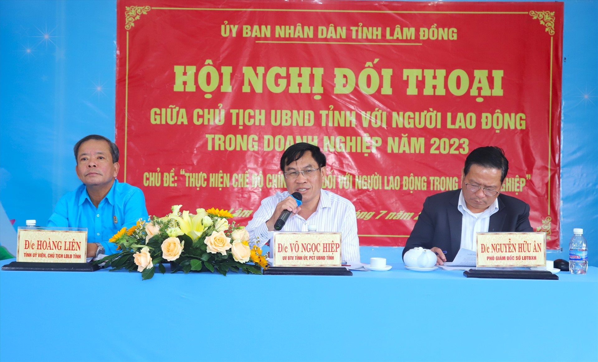 Lãnh đạo UBND tỉnh Lâm Đồng và các sở, ban, ngành, địa phương đã tiếp thu, trả lời và có những chỉ đạo quan tâm, chăm lo cho đời sống người lao động trên địa bàn tỉnh. Ảnh: Minh Đạo