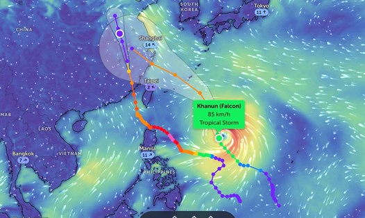 Vị trí bão Khanun (phải) và bão Doksuri tối 29.7, giờ Việt Nam. Ảnh: Zoom Earth