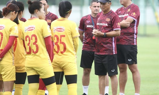 Đội tuyển nữ Việt Nam tích cực tập luyện, chuẩn bị cho World Cup nữ 2023. Ảnh: Hoàng Huê