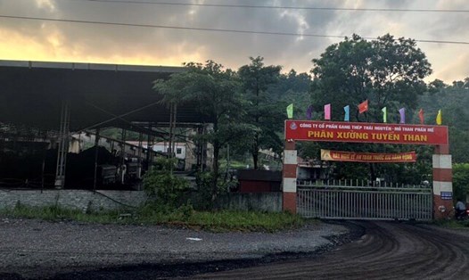 Bắt giữ 4 xe chở than ở Thái Nguyên tuồn bán ra bên ngoài. Ảnh: Việt Bắc