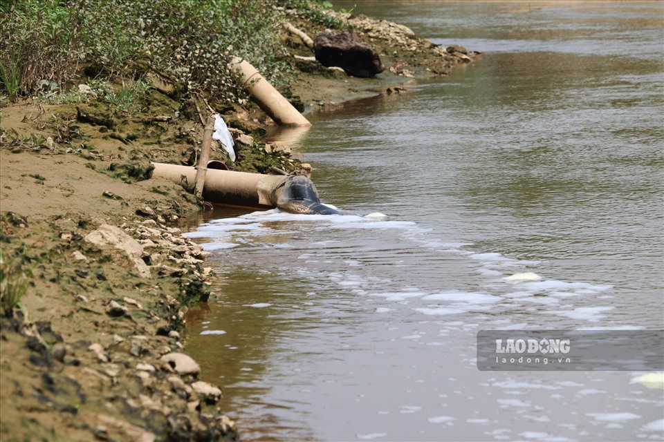 Một trường hợp xả thải ra môi trường gây ô nhiễm. Ảnh: Phong Quang