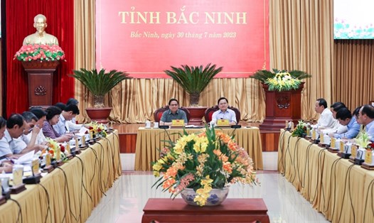 Thủ tướng Phạm Minh Chính làm việc với Tỉnh ủy Bắc Ninh chiều 30.7. Ảnh: VGP
