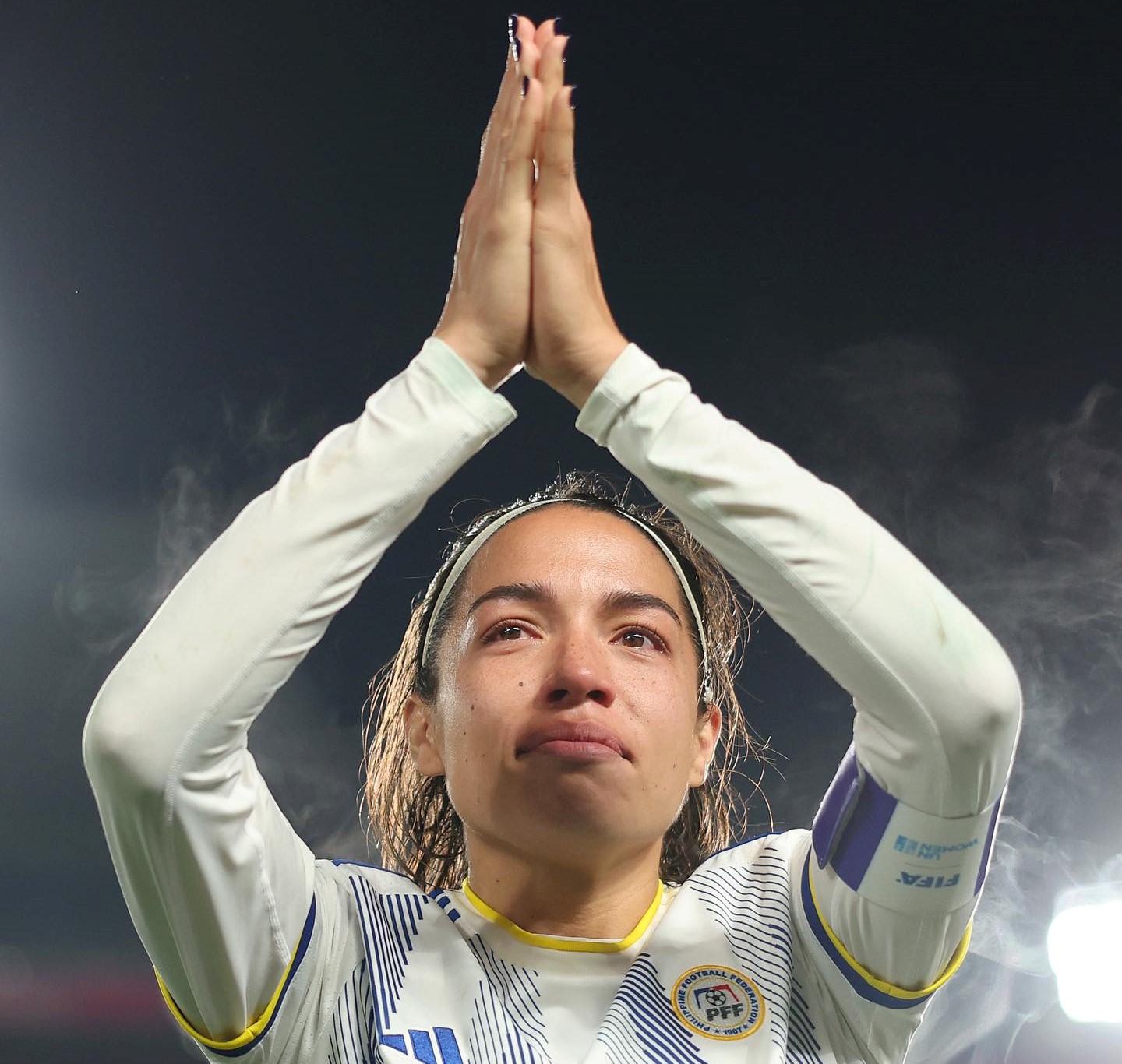 Đội trưởng tuyển nữ Philippines Hali Long xúc động sau khi chia tay World Cup nữ 2023. Ảnh: Manila Bulletin