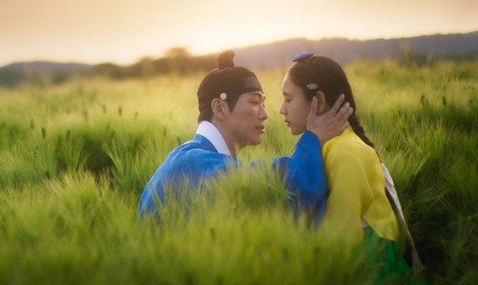 Nam Goong Min và Ahn Eun Jin trong phim mới. Ảnh: Nhà sản xuất