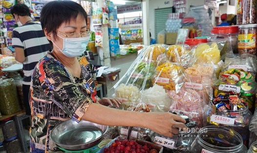 Giá nguyên liệu làm bánh Trung thu ở TP Hồ Chí Minh ổn định. 