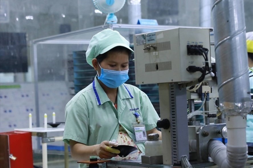 Người lao động nữ sinh đôi được nghỉ dưỡng sức sau thai sản tối đa 10 ngày. Ảnh: Hải Nguyễn