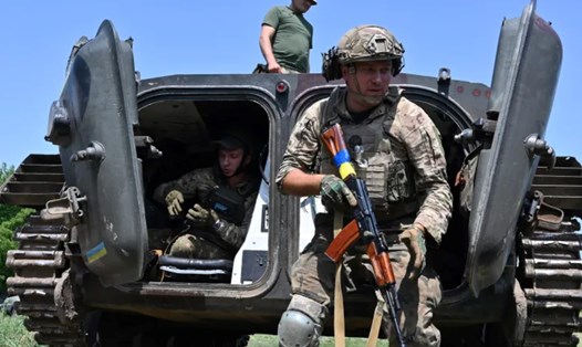 Lực lượng Vệ binh Quốc gia Ukraina tham gia huấn luyện quân sự ở vùng Kharkov. Ảnh: AFP