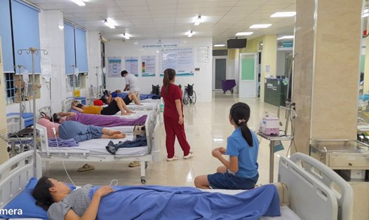 Một đoàn khách bị ngộ độc thực phẩm khi đi du lịch tại Đà Nẵng. Ảnh: Bệnh viện 199
