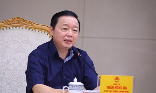 Phó Thủ tướng Chính phủ Trần Hồng Hà phát biểu tại cuộc làm việc. Ảnh: TTXVN