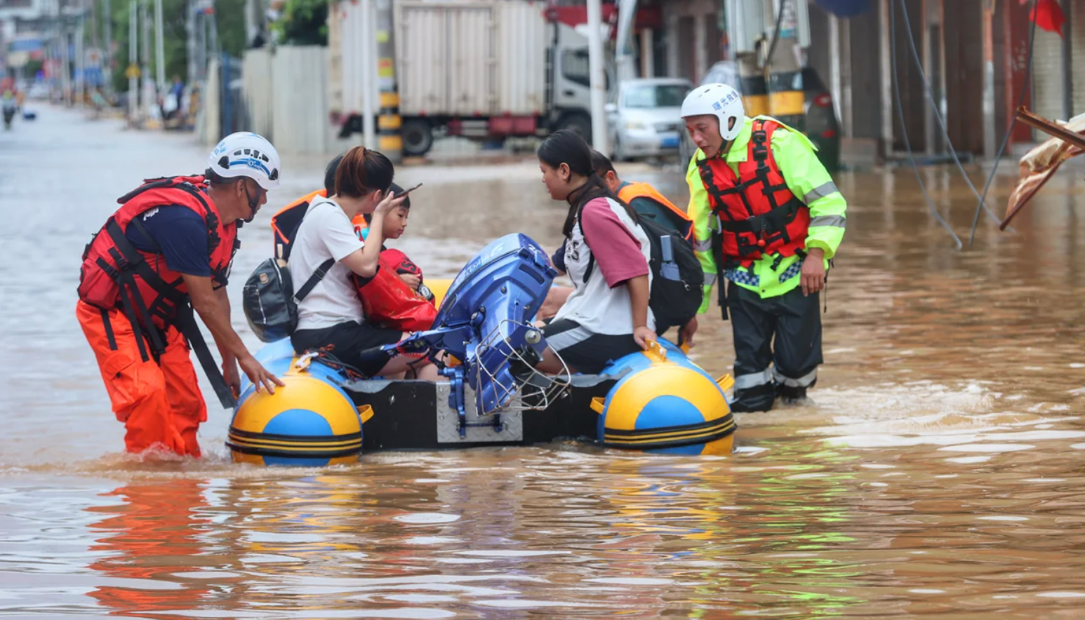 Lũ lụt ở Tuyền Châu, tỉnh Phúc Kiến, đông nam Trung Quốc, ngày 29.7.2023. Ảnh: Xinhua