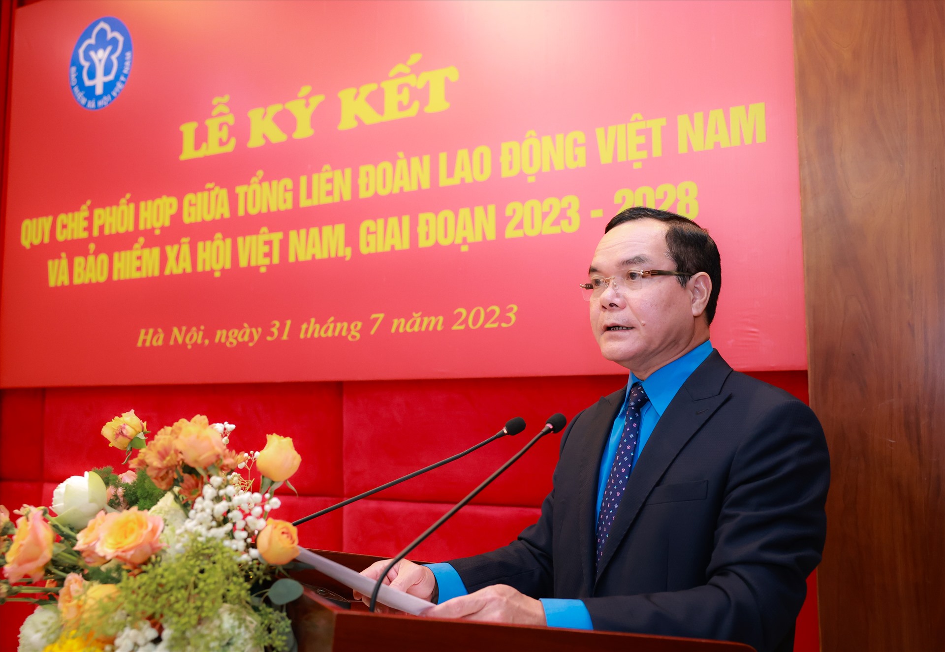 Ông Nguyễn Đình Khang - Uỷ viên Trung ương Đảng, Chủ tịch Tổng LĐLĐVN phát biểu tại buổi lễ. Ảnh: Hải Nguyễn
