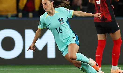Hayley Raso tỏa sáng với cú đúp bàn thắng cho đội tuyển nữ Australia. Ảnh: FIFA