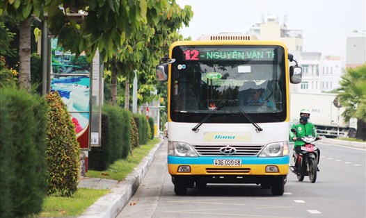 Công ty vận hành xe buýt trợ giá Đà Nẵng lại hẹn cuối tuần trả lương. Ảnh: Thùy Trang