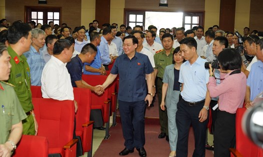 Chủ tịch Quốc hội Vương Đình Huệ tiếp xúc cử tri huyện Vĩnh Bảo (Hải Phòng) ngày 4.7. Ảnh: Đàm Thanh