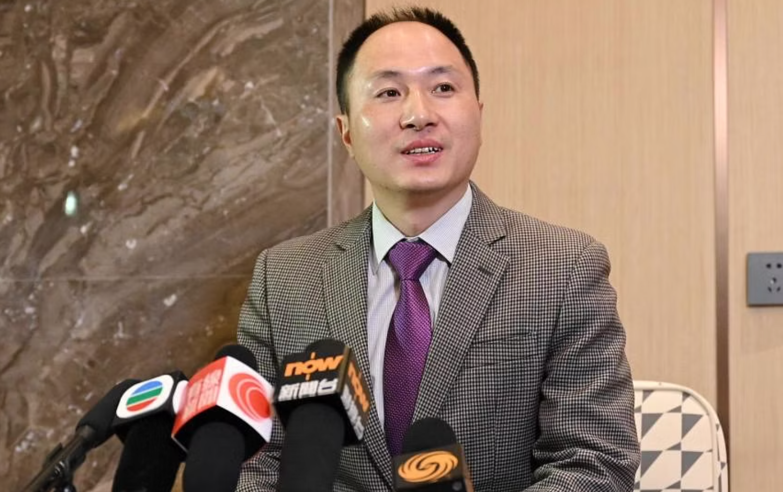 Hạ Kiến Khuê - nhà khoa học Trung Quốc chỉnh sửa gene người. Ảnh: AFP 