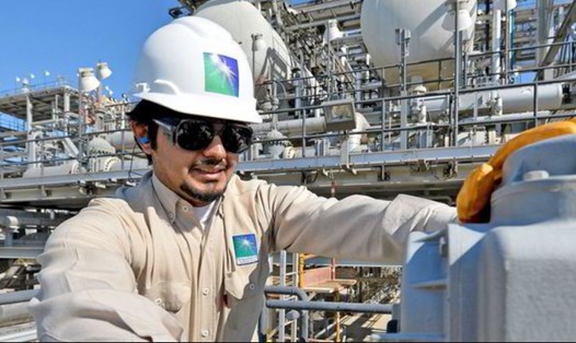 Nhân viên một công ty dầu mỏ của Saudi Arabia. Ảnh: AFP