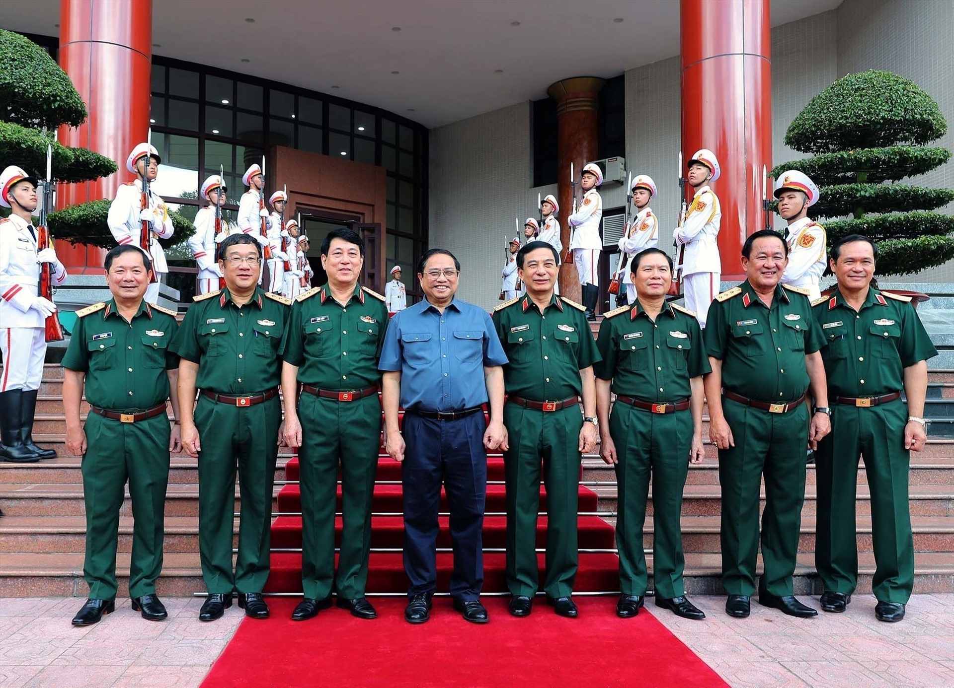  Thủ tướng Phạm Minh Chính và các lãnh đạo Bộ Quốc phòng dự hội nghị. Ảnh: TTXVN