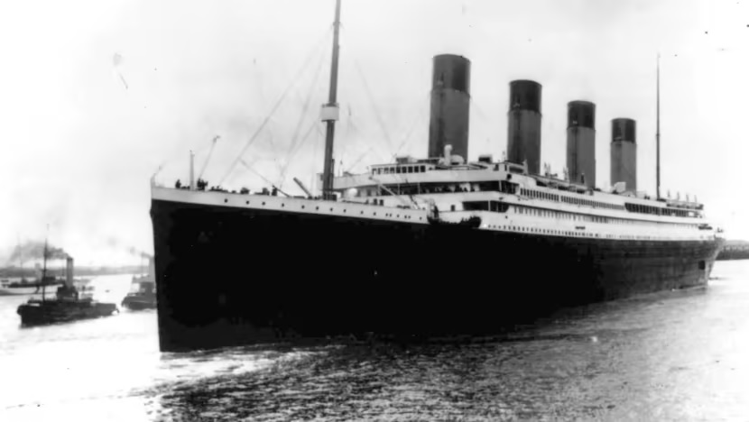 Tàu Titanic rời Southampton, Anh, trong chuyến đi đầu tiên vào ngày 10.4.1912. Ảnh: Viện Hải dương học Woods Hole