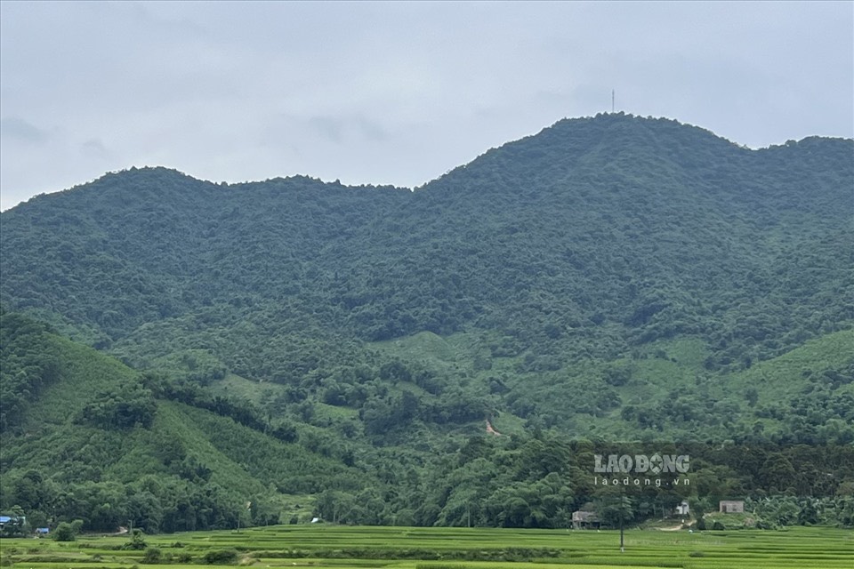 Người dân huyện miền núi Kim Bôi sẵn sàng hiến đất để xây dựng nông thôn mới. 