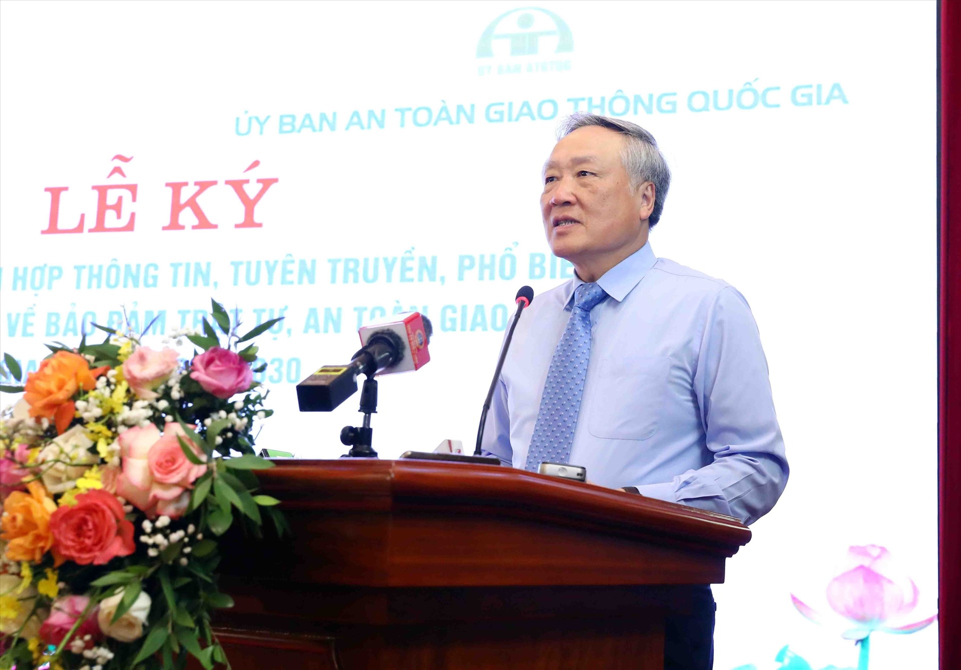 Chánh án TAND Tối cao Nguyễn Hoà Bình tại buổi lễ ký kết. Ảnh: Phạm Kiên