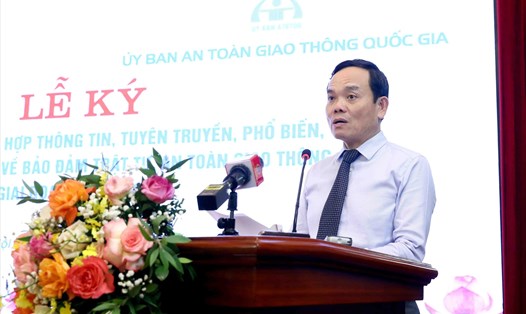 Phó Thủ tướng Trần Lưu Quang phát biểu tại lễ ký kết. Ảnh: Phạm Kiên