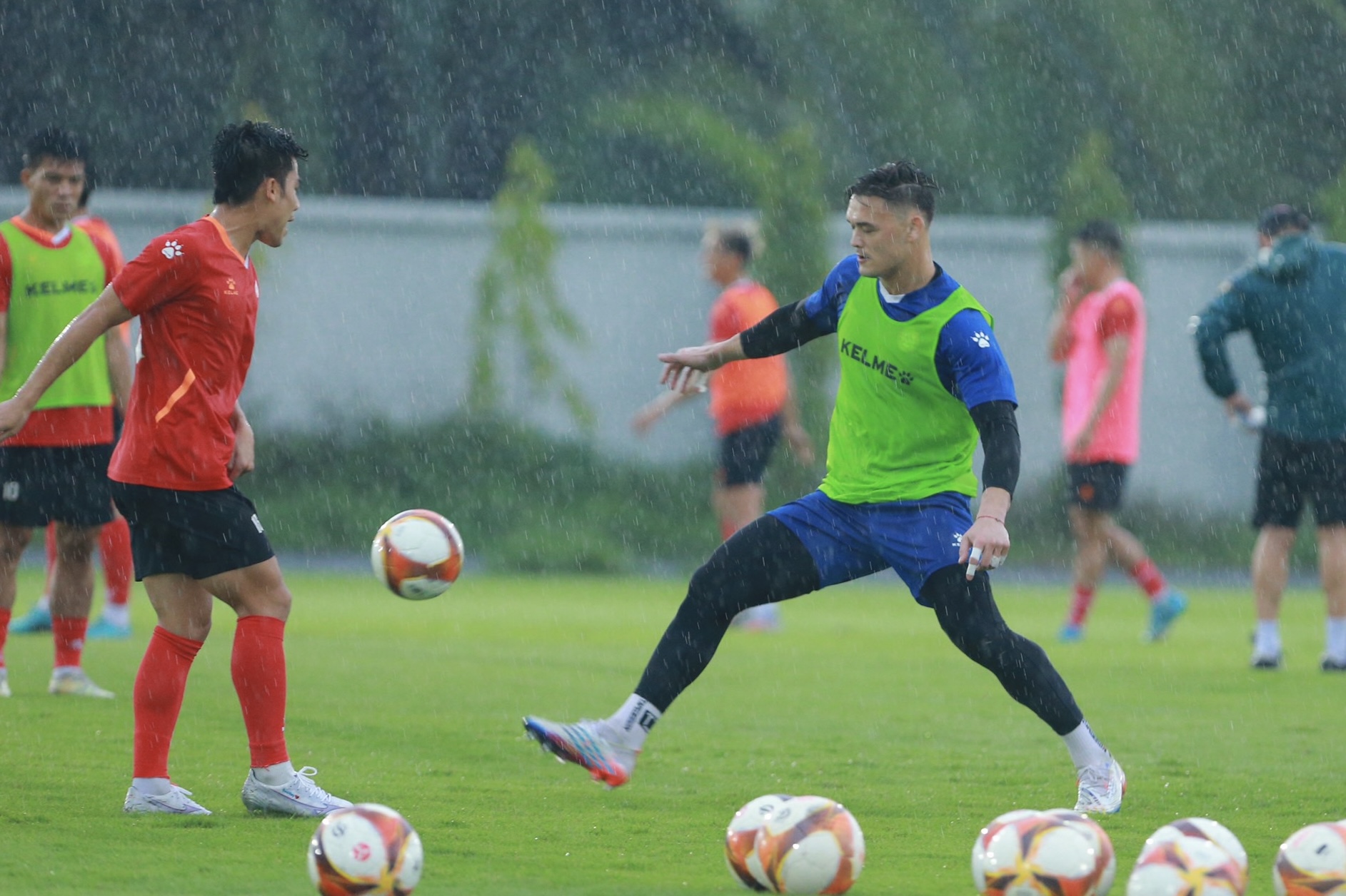 Patrik Lê Giang gia nhập câu lạc bộ TPHCM theo dạng cho mượn đến hết giai đoạn 2 V.League 2023. Anh sẽ thi đấu cho đội chủ sân Thống Nhất 5 trận và có nhiệm vụ cùng đội giành vé trụ hạng ở mùa giải năm nay.