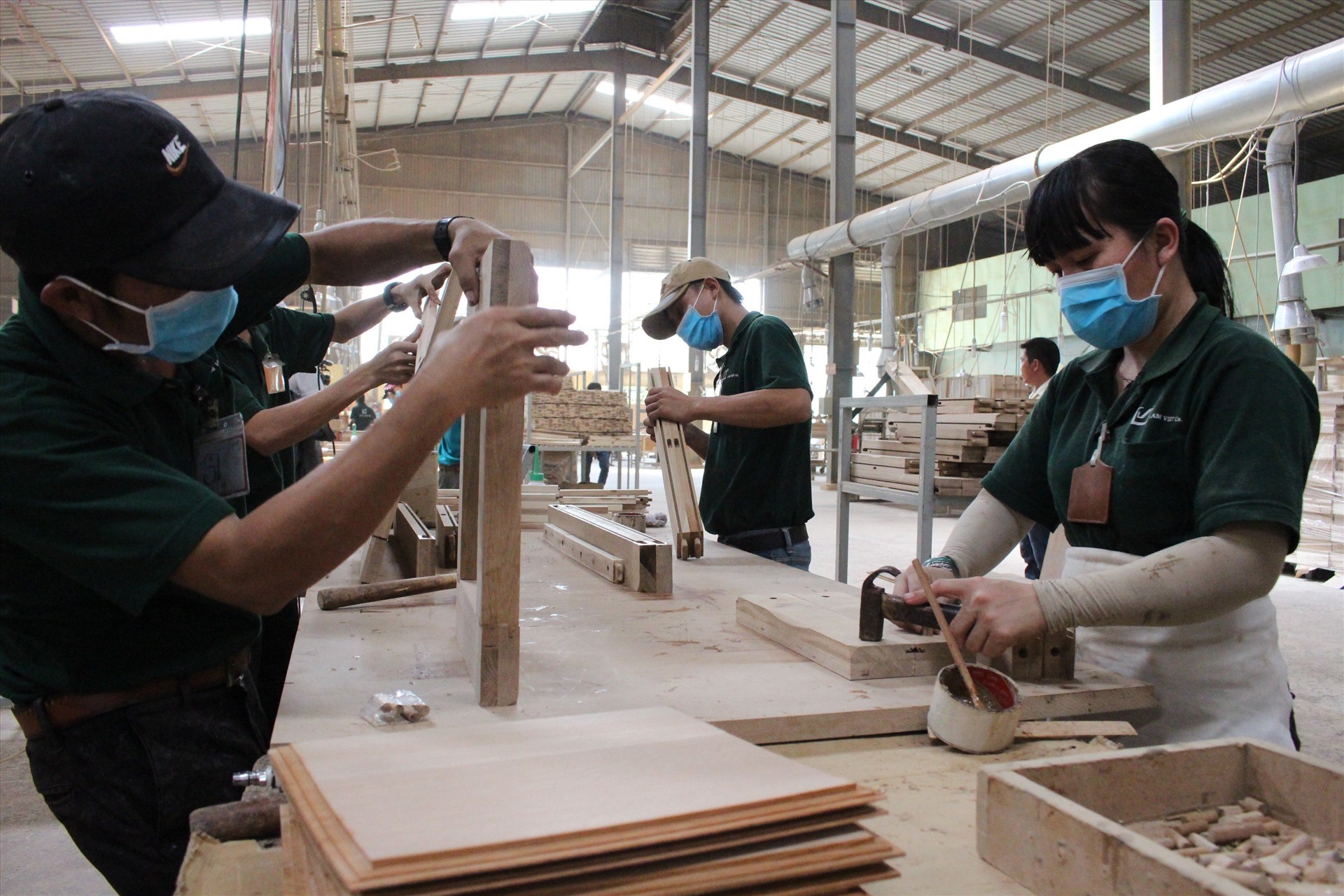 Doanh nghiệp ngành gỗ cầm cự, đảm bảo việc làm cho người lao động