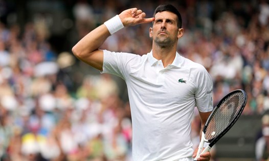 Novak Djokovic thắng trận thứ 350 tại các giải Grand Slam, cũng là trận thắng thứ 41 liên tiếp trên sân Trung tâm ở Wimbledon. Ảnh: Wimbledon