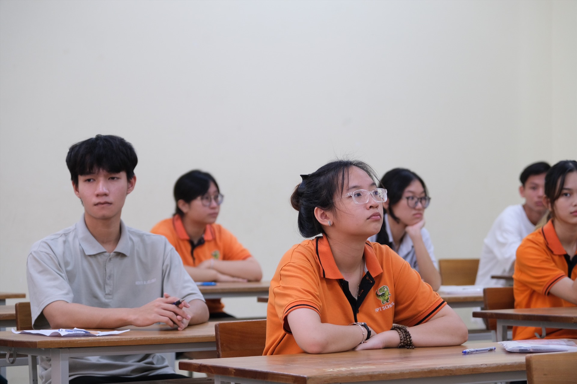 Nhiều em học sinh tham dự kì thi THPT năm 2023.  Ảnh: Phong Linh