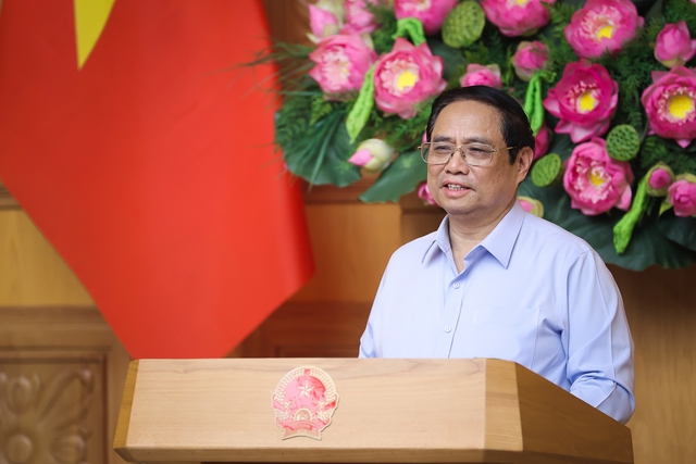 Thủ tướng Phạm Minh Chính bày tỏ xúc động được gặp mặt đoàn đại biểu người có công tiêu biểu tỉnh Nam Định. Ảnh: VGP