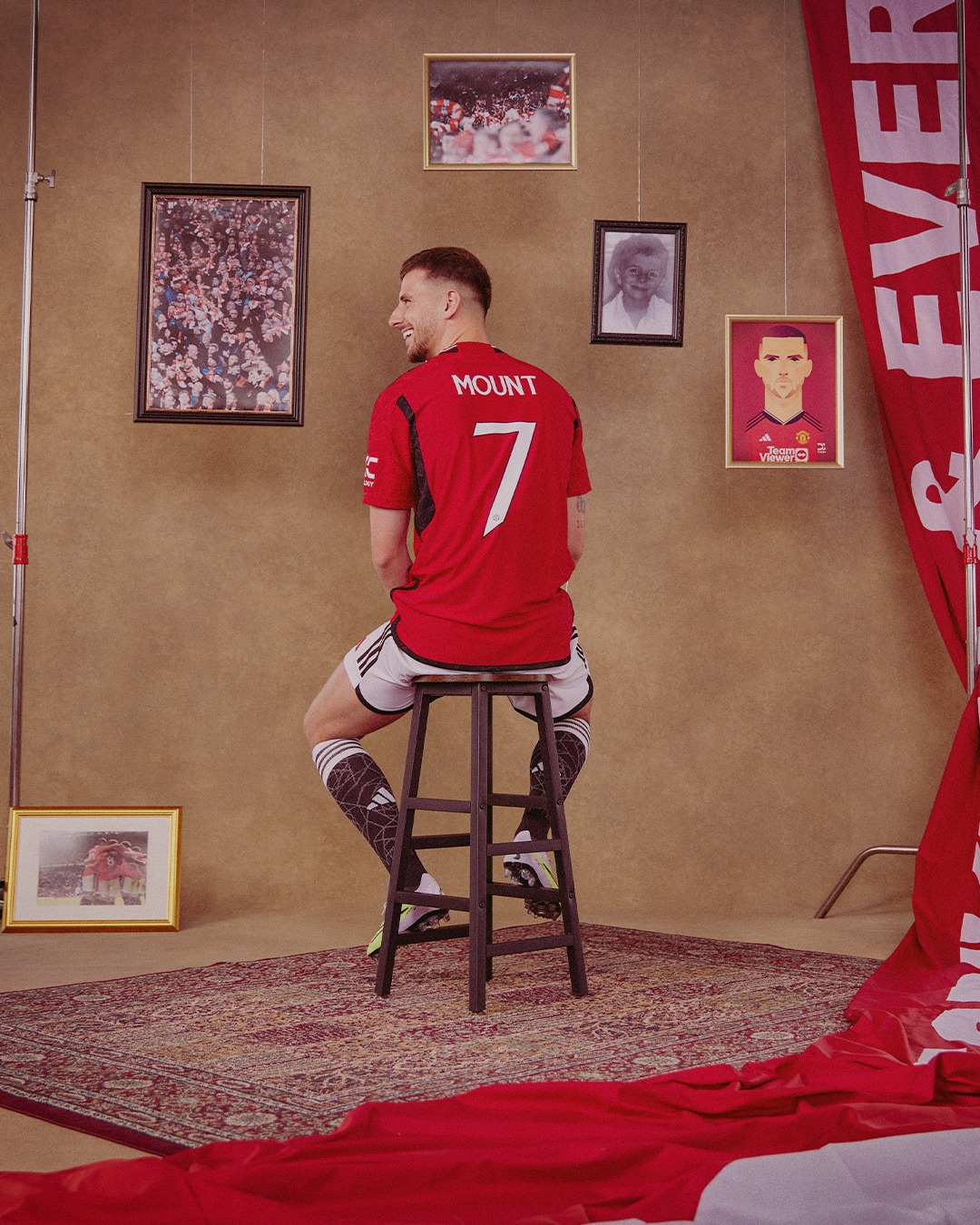 Một ông chủ tuyến giữa là điều Mason Mount được kì vọng trong màu áo The Red Devlis. Ảnh: Manchester United