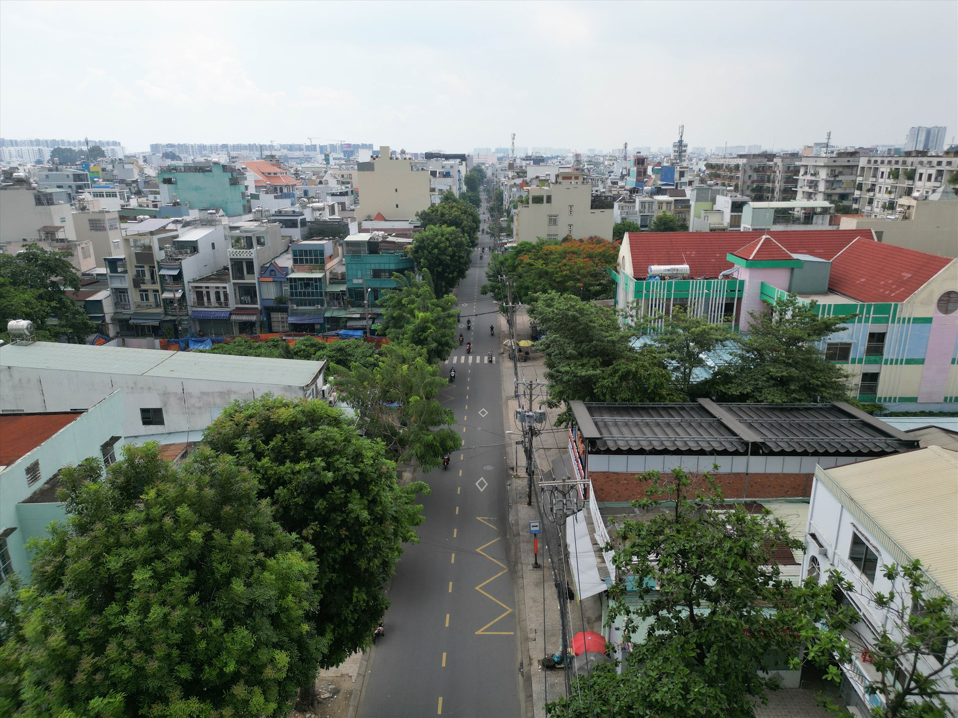 5 tuyến đường này là Tân Quý (quận Tân Phú), Trương Công Định, Ba Vân, Bàu Cát (quận Tân Bình), Nguyễn Hữu Cảnh (quận Bình Thạnh).