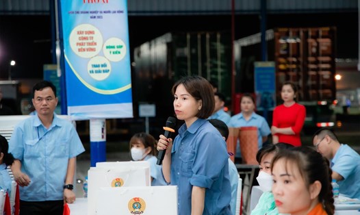 Công đoàn Công ty Sumidenso Việt Nam tổ chức đối thoại với công nhân. Ảnh: Lương Nguyệt