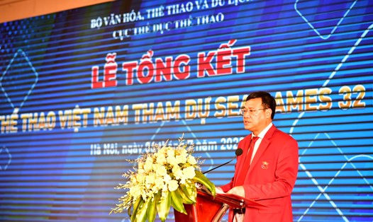 Cục trưởng Cục thể dục thể thao, Đặng Hà Việt, báo cáo kết quả của Đoàn Thể thao Việt Nam tại SEA Games 32. Ảnh: Lê Vinh