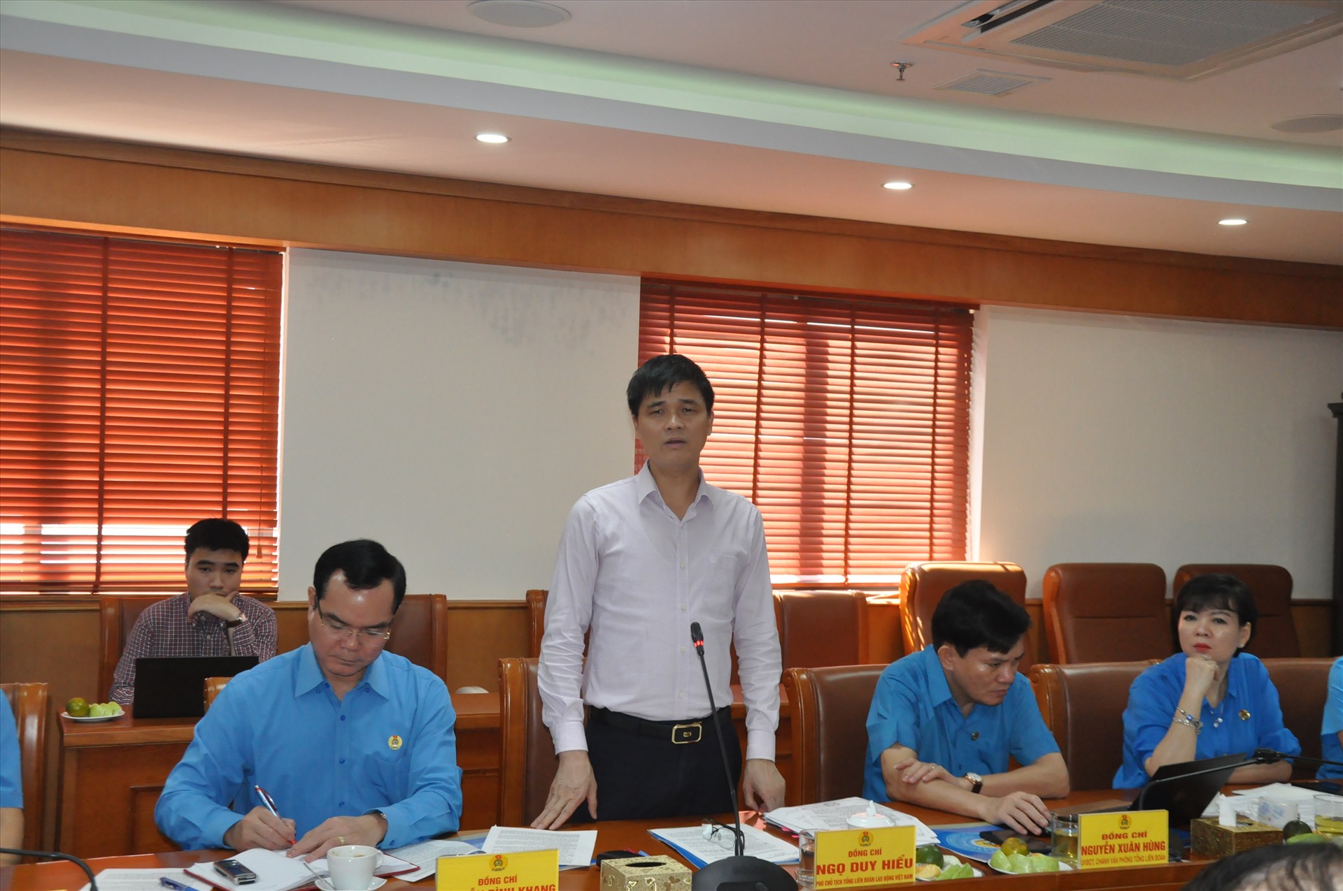 Ông Ngọ Duy Hiểu - Phó Chủ tịch Tổng Liên đoàn Lao động Việt Nam - phát biểu tại buổi làm việc. Ảnh: Quế Chi 