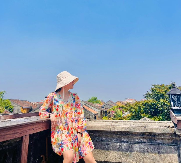 Ngắm toàn cảnh phố cổ Hội An từ trên cao vào sáng sớm rất tuyệt.