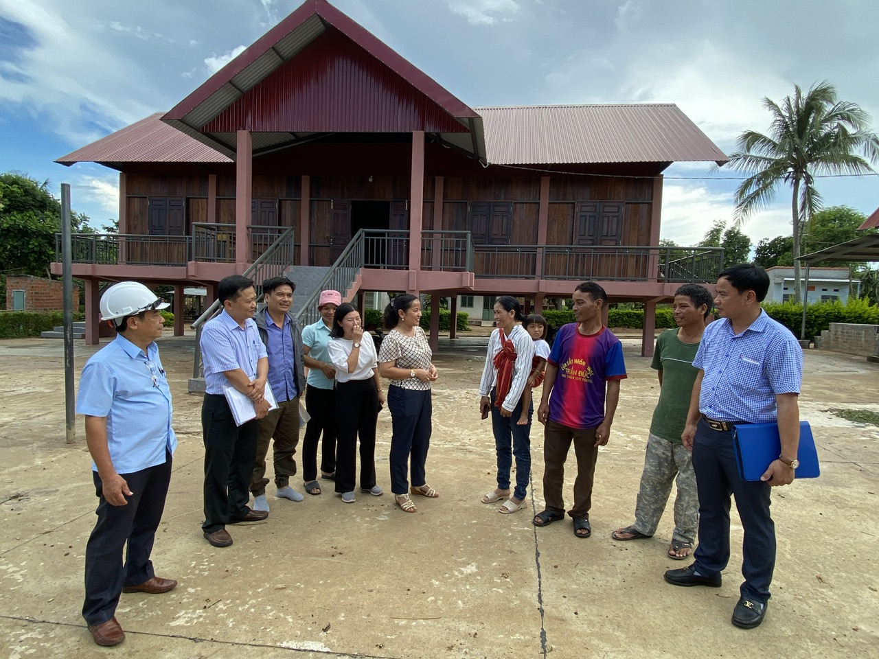 Chính quyền địa phương vận động người dân bản địa giữ gìn nét văn hoá truyền thống, phát triển kinh tế. Ảnh Thanh Tuấn 