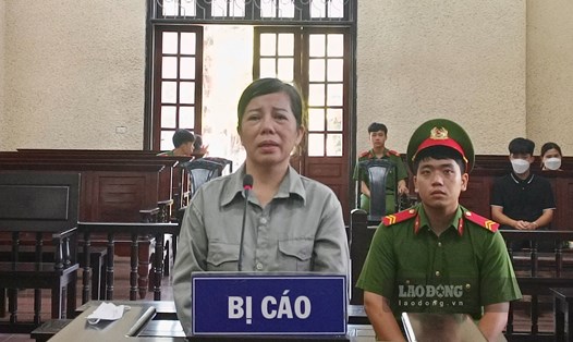 Bị cáo Nguyễn Thị Thu Hương tại phiên tòa xét xử. Ảnh: Hà Vi