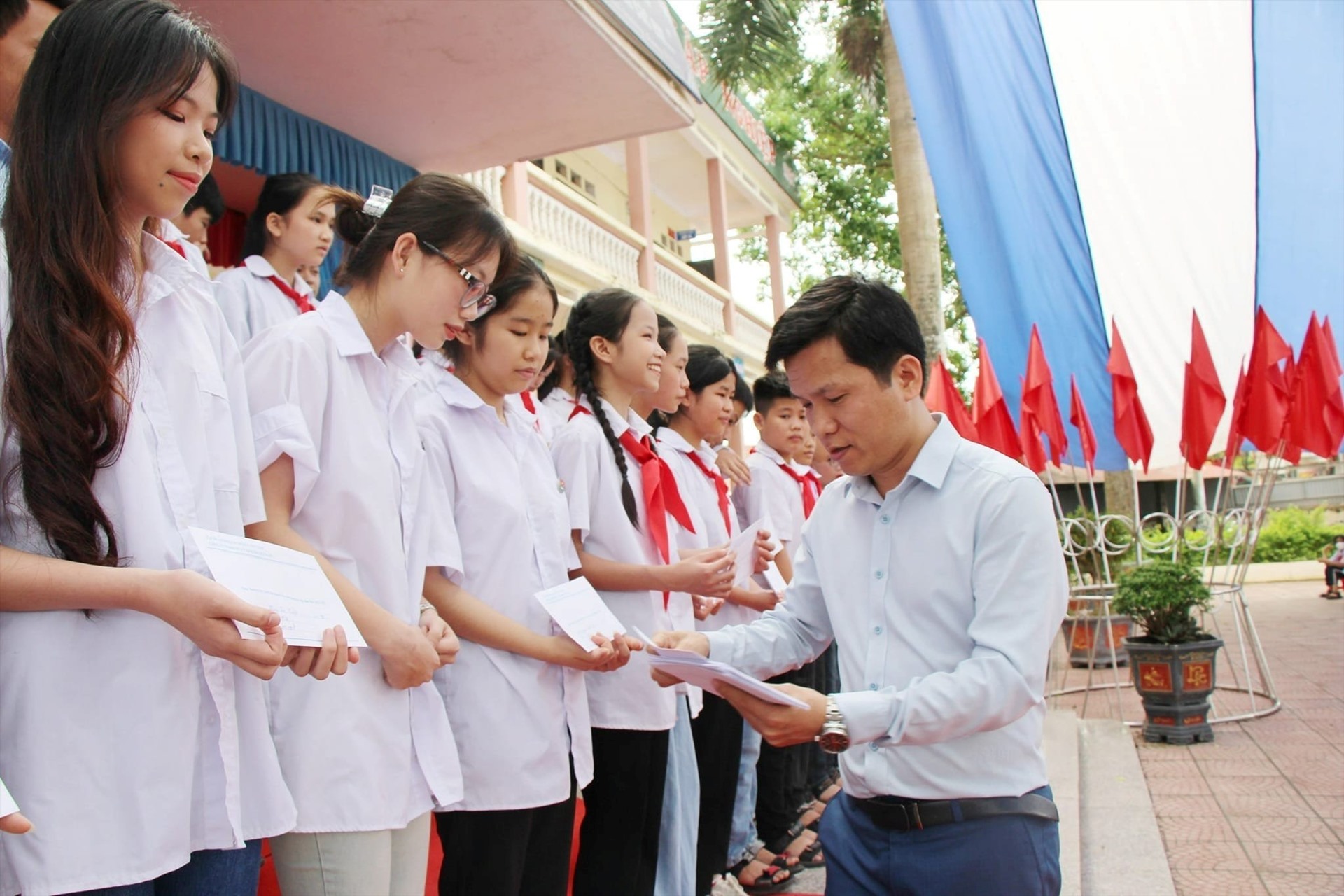 Doanh nhân Hoàng Hữu Thắng rất tích cực tham gia các hoạt động vì cộng đồng, an sinh xã hội:  Nguồn ảnh:  Intech Group