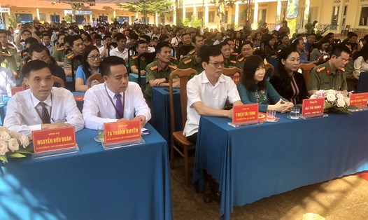 Các đại biểu, người dân dự ngày hội toàn dân bảo vệ an ninh Tổ quốc ở tỉnh Đắk Nông. Ảnh: Minh Quỳnh
