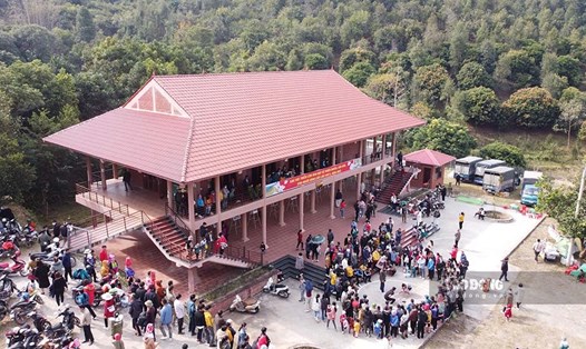 Lễ hội hoa sở huyện Bình Liêu. Ảnh Đoàn Hưng