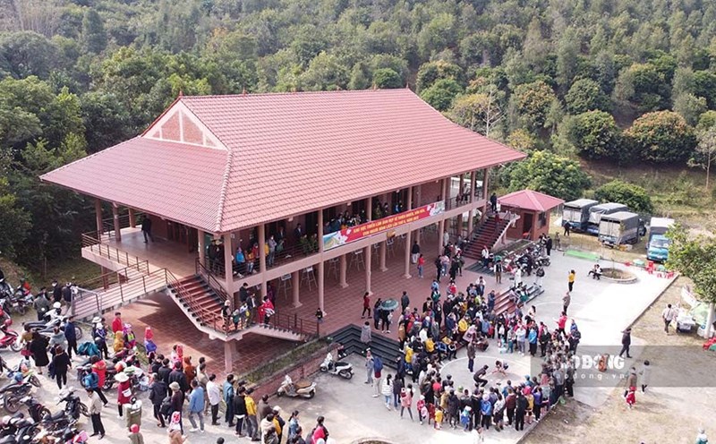 Lễ hội hoa sở huyện Bình Liêu. Ảnh Đoàn Hưng