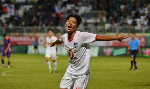 Quốc Việt ghi bàn đưa Hoàng Anh Gia Lai vào tứ kết Cúp Quốc gia 2023. Ảnh: HAGL FC