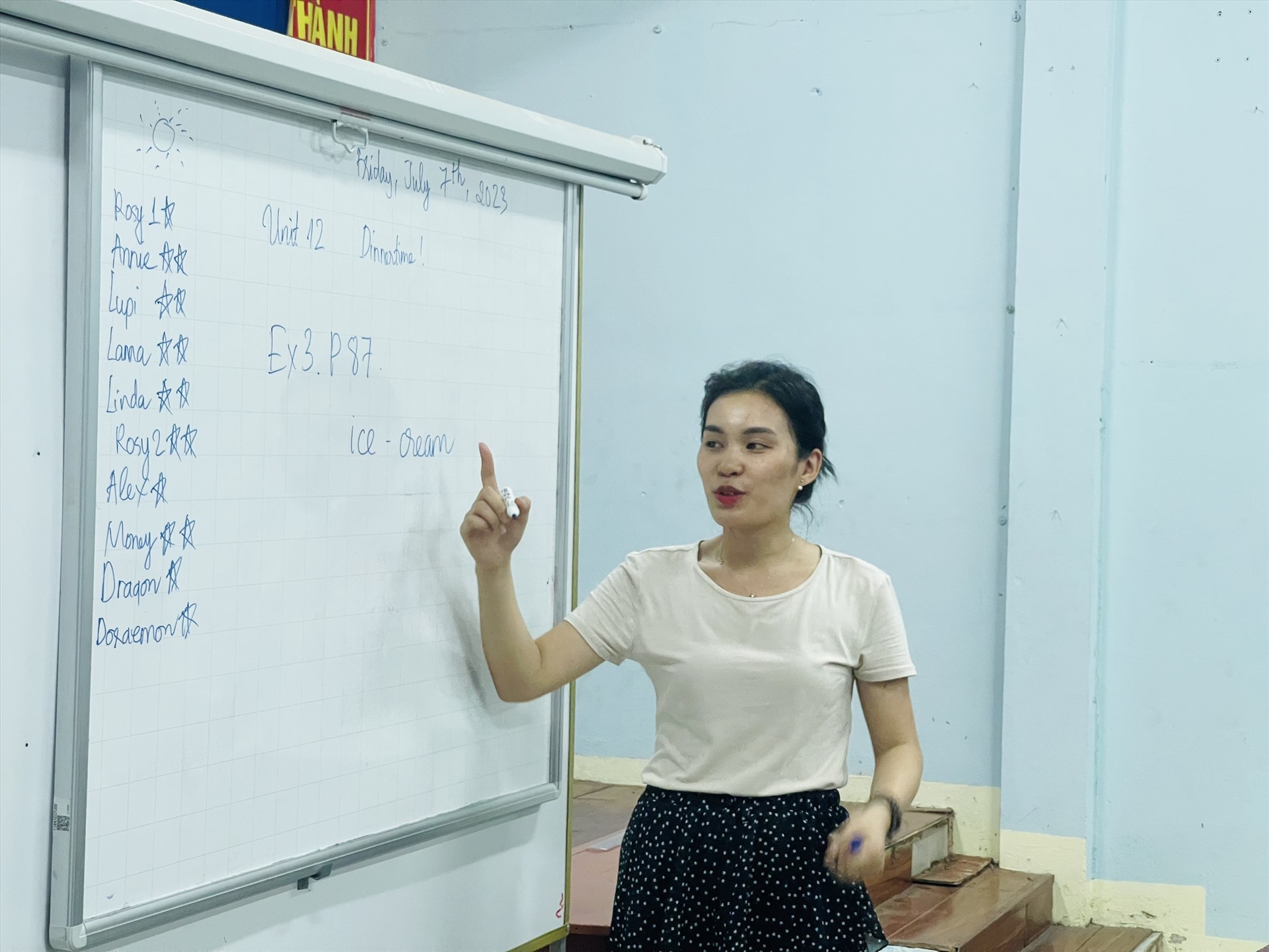 Theo cô Nguyễn Thị Tuyết Như, thời gian đầu, các em học sinh còn khá rụt rè và bỡ ngỡ với môn học này. Ảnh: Mai Hương 