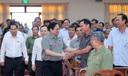 Thủ tướng Phạm Minh Chính tiếp xúc cử tri Cần Thơ sau kỳ họp thứ 5 Quốc hội khóa XV sáng 8.7. Ảnh: VGP