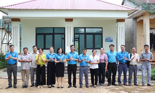Công đoàn ngành Giáo dục khánh thành nhà công vụ cho giáo viên ở Kon Tum. Ảnh Ngô Anh 
