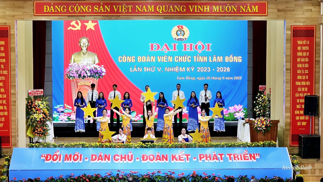 Văn nghệ chào mừng khai mạc Đại hội Công đoàn Viên chức tỉnh Lâm Đồng nhiệm kỳ 2023 -2028. Ảnh: Đức Thiệm