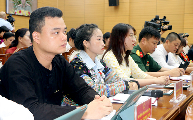 Các đại biểu tham gia Kỳ họp thứ 12, HĐND tỉnh Yên Bái. Ảnh: Thanh Chi